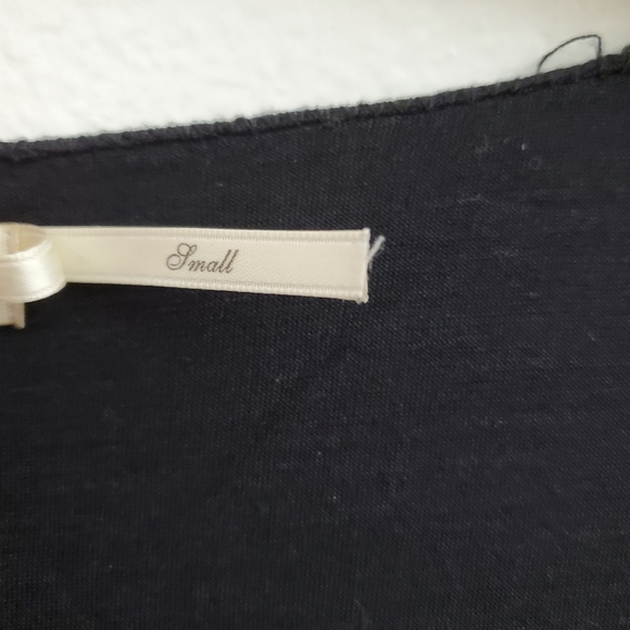 Leon Max Asymmetrical Flutter Sleeve Top T205 - Picture 9 of 9